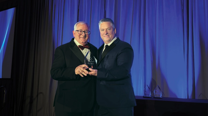 Kanaba, right, poses with Bob Barry of Bergquist. (Photo by LP Gas Staff)